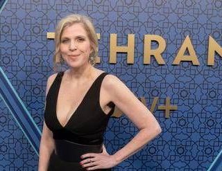 Dana Eden, produttrice serie Teheran trovata morta in Grecia: stava girando quarta stagione Dana Eden, produttrice serie Teheran trovata morta in Grecia: stava girando quarta stagione