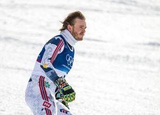 Milano Cortina, incubo McGrath: inforca e 'butta' l'oro nello slalom. Poi scavalca le recinzioni e si dispera nella neve Milano Cortina, incubo McGrath: inforca e 'butta' l'oro nello slalom. Poi scavalca le recinzioni e si dispera nella neve