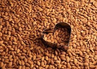 Salute: studio, ‘consumo regolare di mandorle promuove salute del cuore’