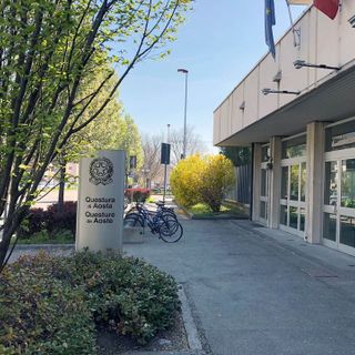 Campagna di sicurezza stradale “E…state con noi 2024”. La Lamborghini della Polizia di Stato ad Aosta