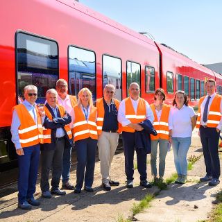 Sopralluogo dell’Assessore Bertschy nello stabilimento Stadler in cui è in corso di completamento il primo treno elettrico destinato alla tratta valdostana