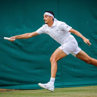 Anche Sonego agli ottavi di Wimbledon, battuto Nakashima in cinque ore