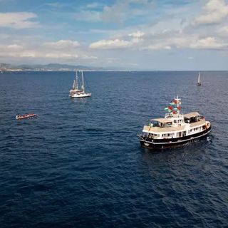 Global Sumud Flotilla rientrata nel porto di Barcellona per il maltempo