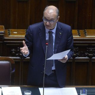 Strage Crans-Montana, il 7 gennaio un minuto di silenzio in tutte le scuole