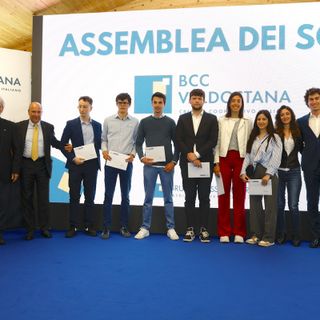 Le borse di studio da 800 euro sono state n. 9 e sono andate a: Paillex Sylvie (Scienze della Formazione primaria), Ligato Chiara (Economia e Politiche del Territorio e Impresa), Bertelli Riccardo (Ingegneria e informatica), Stacchetti Mattia (Economia e Politiche del Territorio e dell’Impresa), Bethaz Julien (Italianistica), Romano Blanc Jerome (Economics), Cantele Niccolò (Ingegneria Aerospaziale), Vaj Piova Silvia (Clarinetto), Guichardaz Michelle (Molecular Biotechnology)