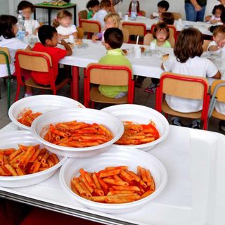 Per la mensa scolastica le famiglie valdostane spendono mediamente 80 euro al mese