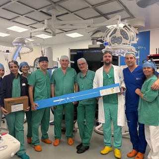 L'équipe in sala ibrida dopo l'intervento