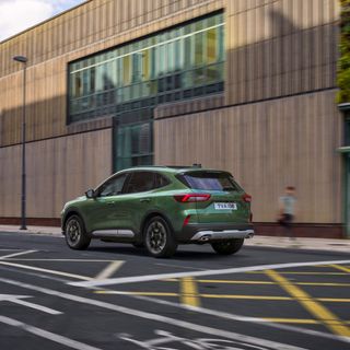 Richiamo per Ford Kuga ibrida: batterie difettose e rimborsi a richiesta