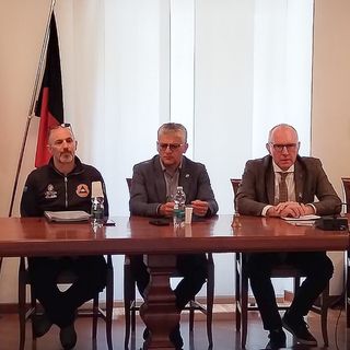 Al centro il presidente della Regione VdA, Renzo Testolin, alla sua destra Luigi Bertschy vice presidente della Regione