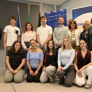 L’Université de la Vallée d’Aoste récompense l’excellence… en oubliant le français ?