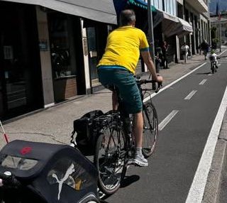 Pista ciclabile via Festaz