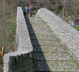 MONTAGNA VDA:  FONTAINEMORE IL SENTIERO DEI BALOCCHI