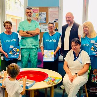 Un sorriso in corsia: i giocattoli dell’UNICEF per i piccoli pazienti del Beauregard