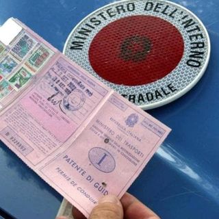 Patentati già a 17 anni (ma a una condizione) e rinnovo ogni 15: le nuove regole per chi guida