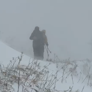Valanga sul Monte Bianco, quattro persone coinvolte: tutte salvesoccorsi in corso al Canale del Ves