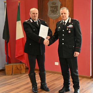L’Appuntato Scelto Q.S. Riccardo Vannucci con il Col. Livio Propato Comandante del Gruppo