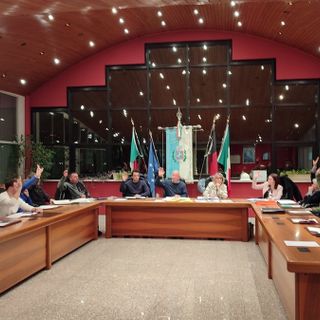 Consiglio comunale di Pollein: investimenti, efficienza e nuove commissioni per un 2026 più solido