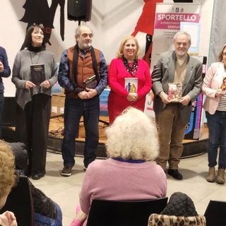 Una serata culturale divertente con il Book Juke Box: letture, musica e sorprese a Nichelino