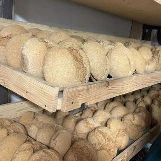 Giovani di Sarre rilanciano il pane nero solidale tra tradizione e solidarietà