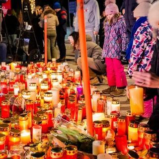 Crans-Montana, rientrano le salme dei sei giovani italiani morti nel rogo di Capodanno. “Una tragedia evitabile”