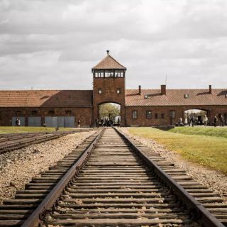 Un minuto di silenzio in memoria di Domenico Parisi. A inizio lavori anche la commemorazione del Giorno della Memoria