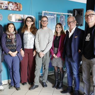 da sx – Luca Conchatre (Aoh Studio che ha curato la comunicazione dell'evento), Katya Foletto (consigliera regionale di Parità), Fabiola Megna (direttrice Plus Aosta), Michele Tranquilli (moderatore), Valeria Fadda (vicesindaca Comune di Aosta), Fabio Bolzoni (direttore generale BCCV), Jean Frassy (coop. L’Esprit à l’Envers).