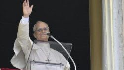 Il Papa: diffidiamo dei “surrogati di felicità”, la gioia sta nell’essere amati da Dio