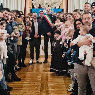 Charvensod abbraccia i suoi nuovi nati: un gesto che guarda al futuro