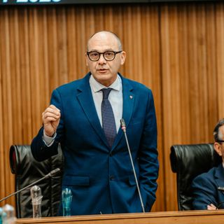 Michel Martinet interviene in aula