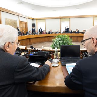 Mattarella: "necessario il rispetto vicendevole tra istituzioni"