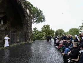Papa Leone XIV, Maria ci insegna a consegnare la vita nelle mani del Signore