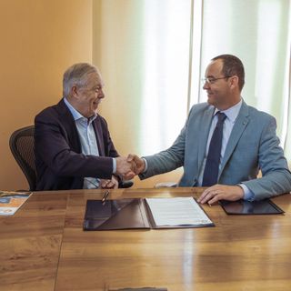 Il presidente della Fondazione, prof. Pietro Passerin d’Entrèves (sn) e Davide Adolfo Ferré, Presidente BCCV