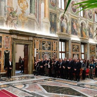 Il Papa: presenza e custodia per rispondere alle inquietudini dei giovani