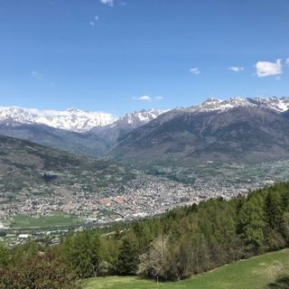 Aosta e l'abbraccio protettivo delle sue montagne - Valle D'Aosta - Cambiamenti climatici - foto di Sara Favre