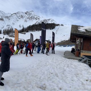 Un momento di raccoglimento e spiritualità a Plan Checrouit sabato scorso, durante la messa