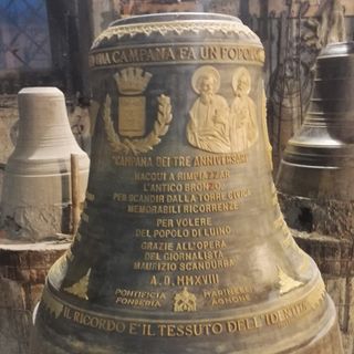 A Luino la nuova grande campana per la torre civica della 'Pontificia Fonderia Marinelli' di Agnone