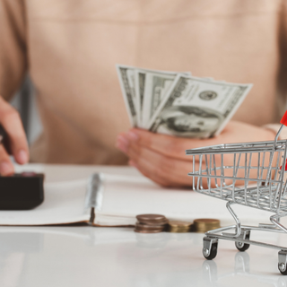 Torna a salire l’inflazione, con ricadute di +378,00 euro annui a famiglia