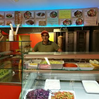 Muhammad Nawaz del King Kebab di via E.Aubert Aosta