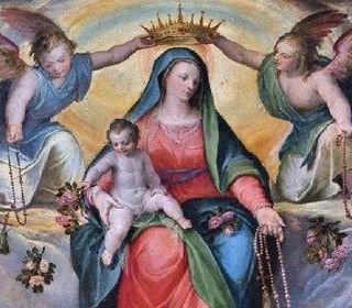 La statua della Madonna sulla Becca di Nona (3.142 m) che domina Aosta
