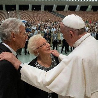PAPA: Papa: riconoscendo il ruolo degli anziani riceveremo tanti doni