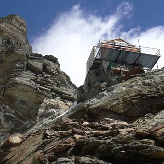 Il rifugio Carrel sulla via normale italiana al Cervino