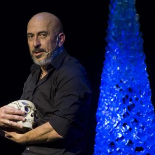 Saison culturelle Spectacle 2023/2024  Spettacolo teatrale “TIPI” di e con Roberto Ciufoli Récital comico-Antrolopoligico