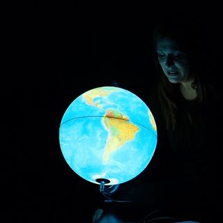 Il Teatro dell'Orsa ad Aosta con Saluti dalla Terra e L’acciarino magico