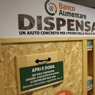 Un 'armadio solidale' realizzato da Cristian Chamonin