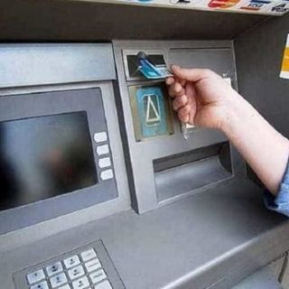 Raggirati tre aostani; pensavano di incassare soldi e e invece ricaricavano postepay