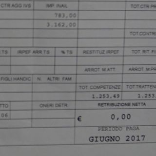 La busta paga 'azzerata' di una dipendente di Kcs