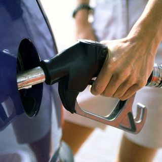 Continua la corsa al rialzo prezzo carburanti