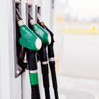 Carburanti, rialzo dei prezzi per 12,2 centesimi