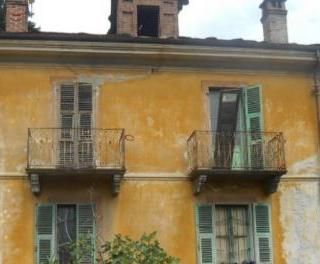 Ex Casa Deffeyes, il Comune di Aosta rimette all’asta lo storico immobile di via Croce di Città