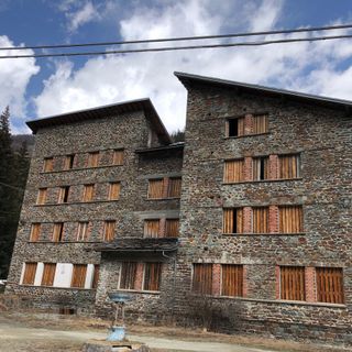 Ex Ermitage Crocetta. Nell'articolo l'ex Hotel Gran Baita